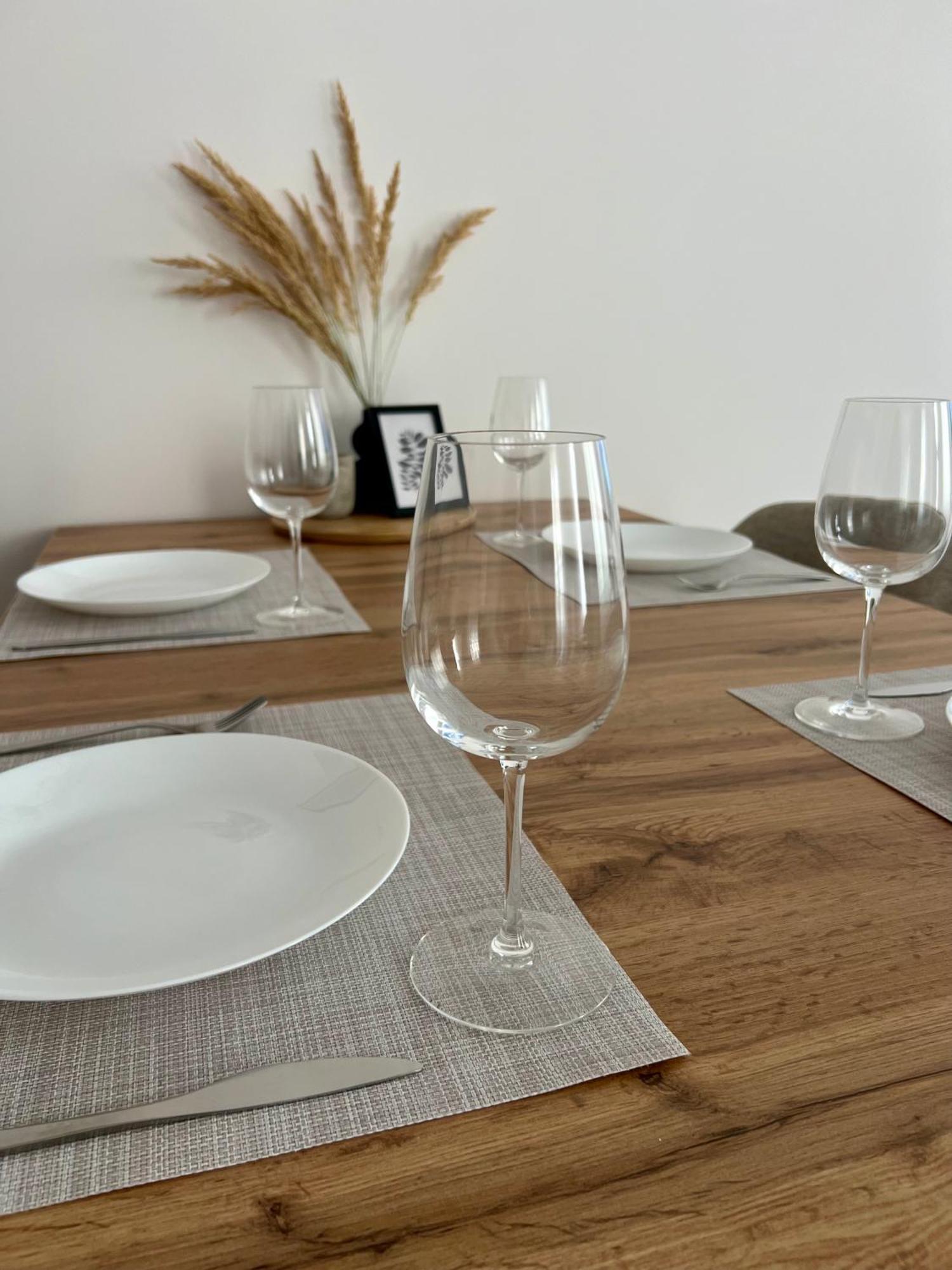 Skau Piano Family & Business Apartment Free Parking Братислава Екстериор снимка