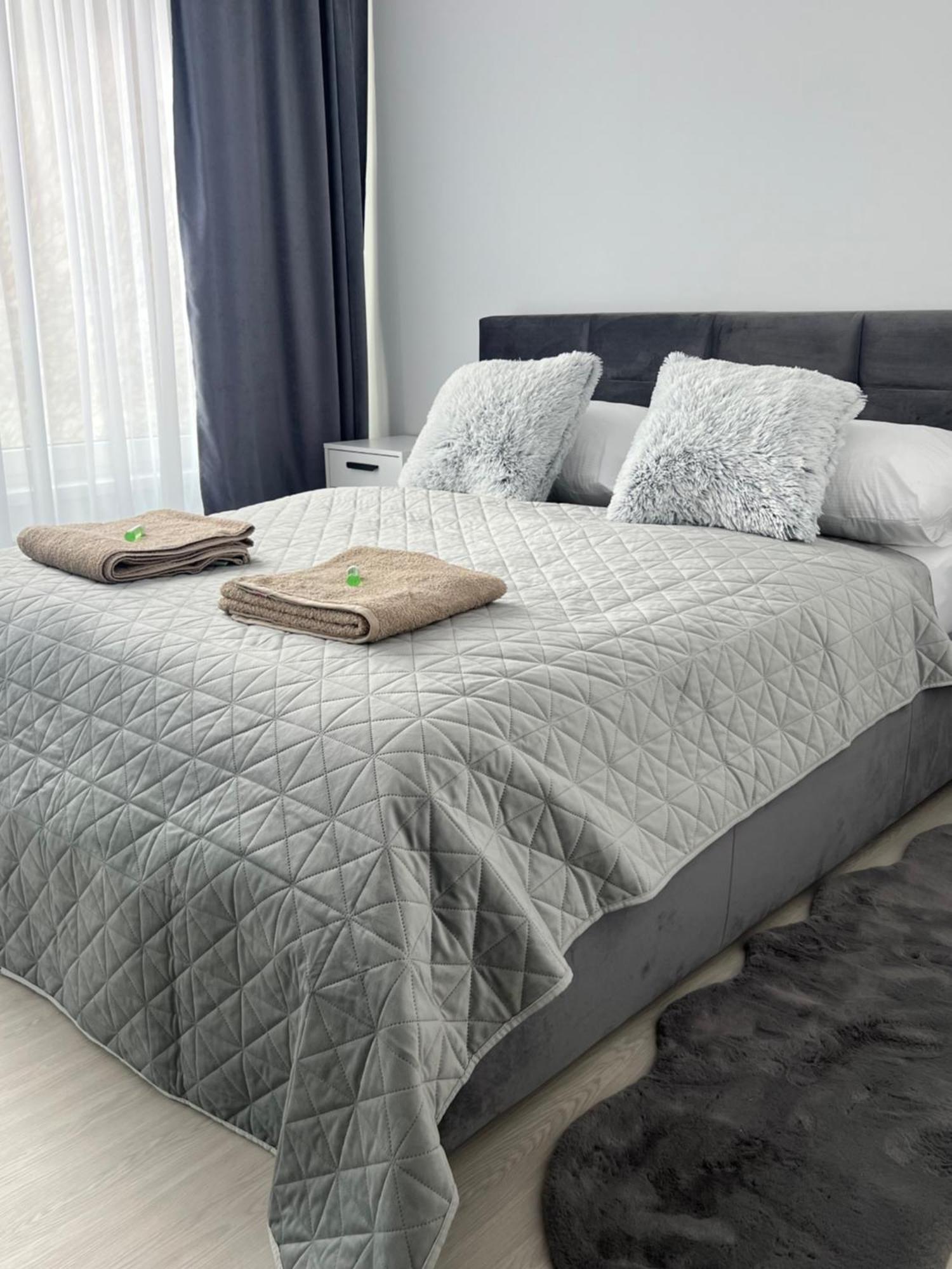 Skau Piano Family & Business Apartment Free Parking Братислава Екстериор снимка